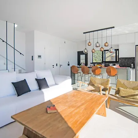 Nissaki View 3 By Vigglatouri